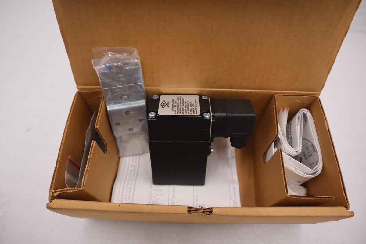 FAIRCHILD TDFI8001-161000 NEW IN BOX  STOCK 3754A