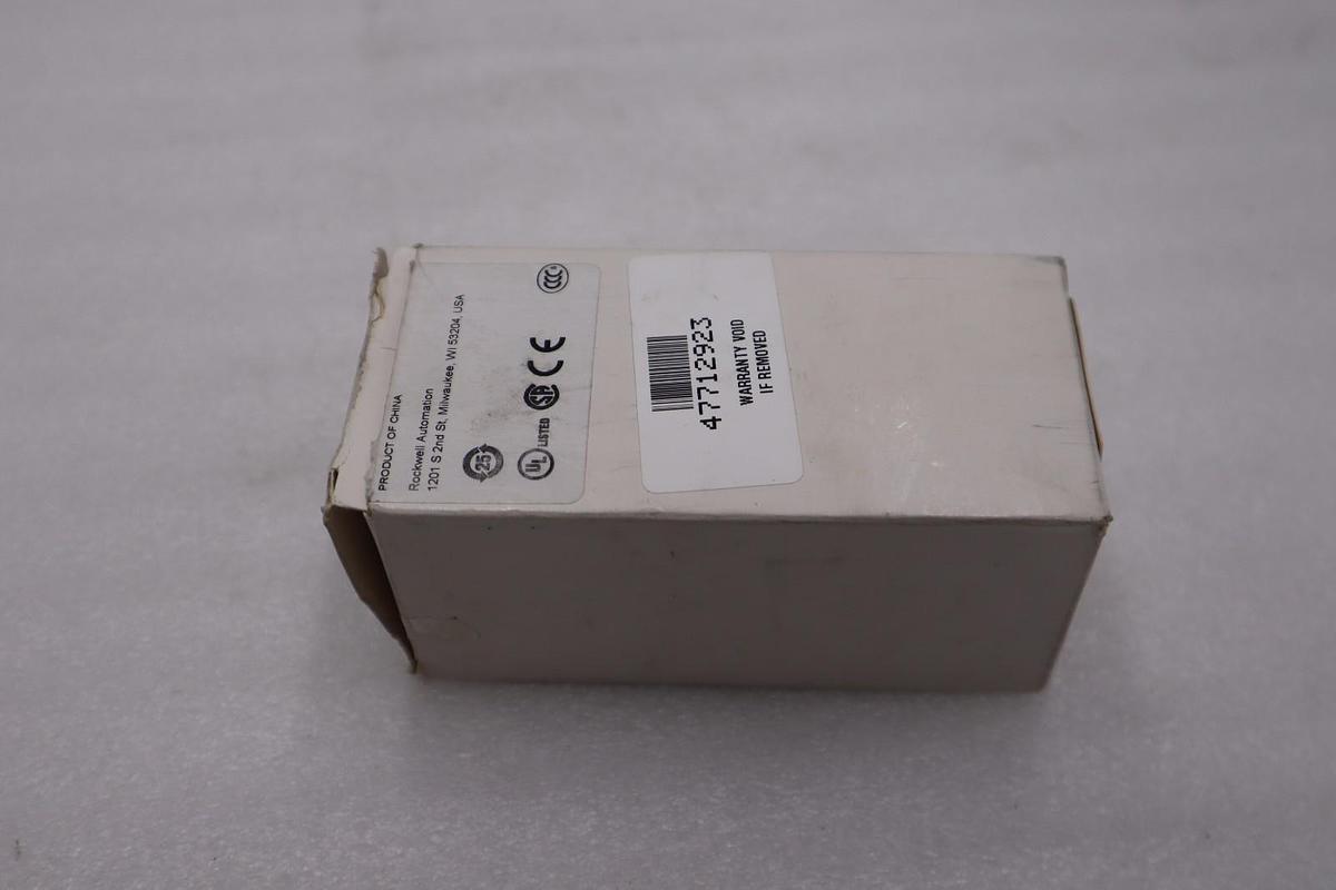 Used ALLEN BRADLEY 800T-FXQH2BA1 30MM PUSH-PULL DEVICE SER U STOCK #H682A