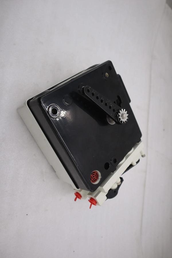 ABB AV1121000 Pneumatic Valve Positioner 150 PSI NEW UNIT STOCK GF-505