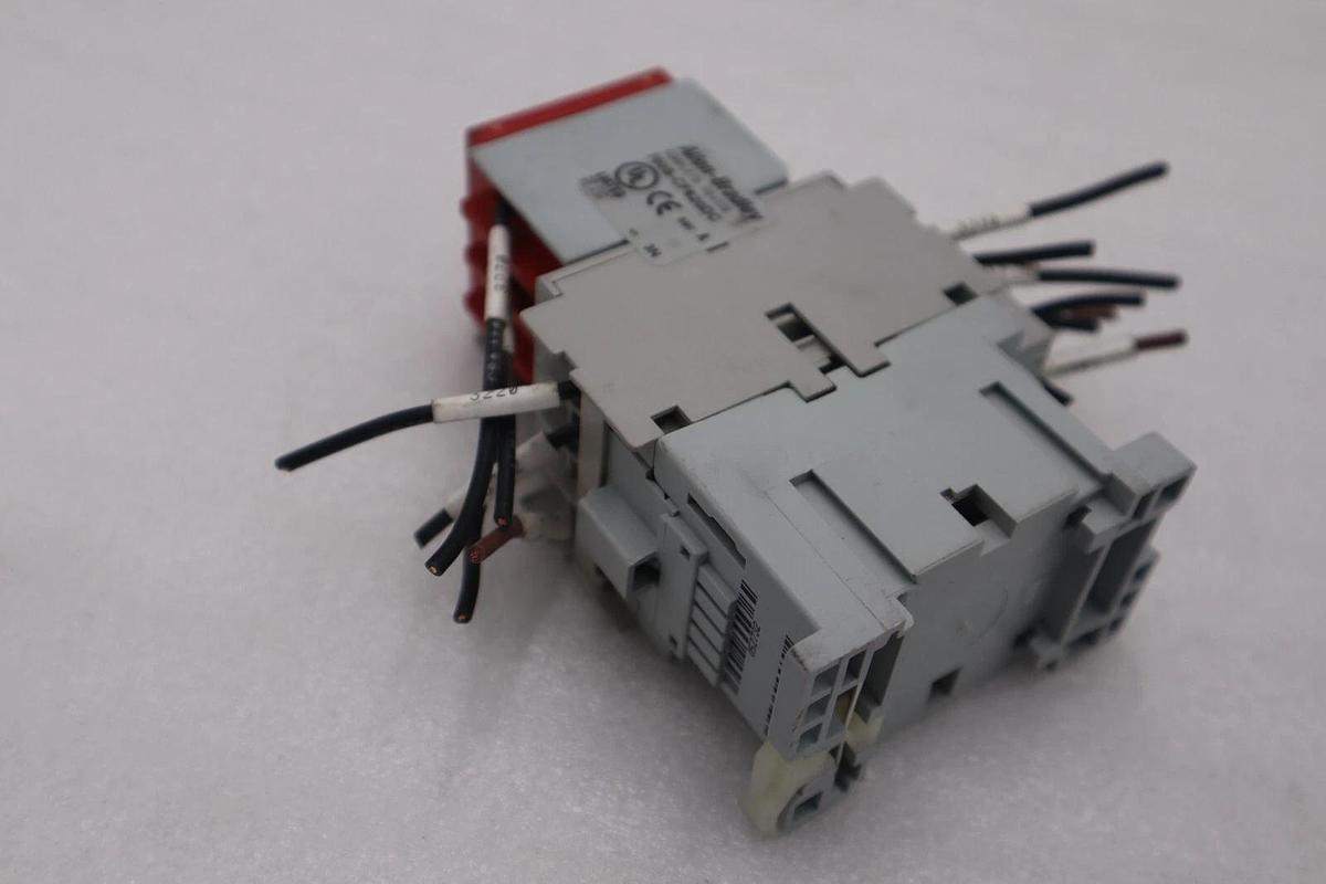 Used Allen-Bradley 700S-CF620DC/ 700-CF310* 100S-F Safety Control Relay #K-1228A 10611320337409