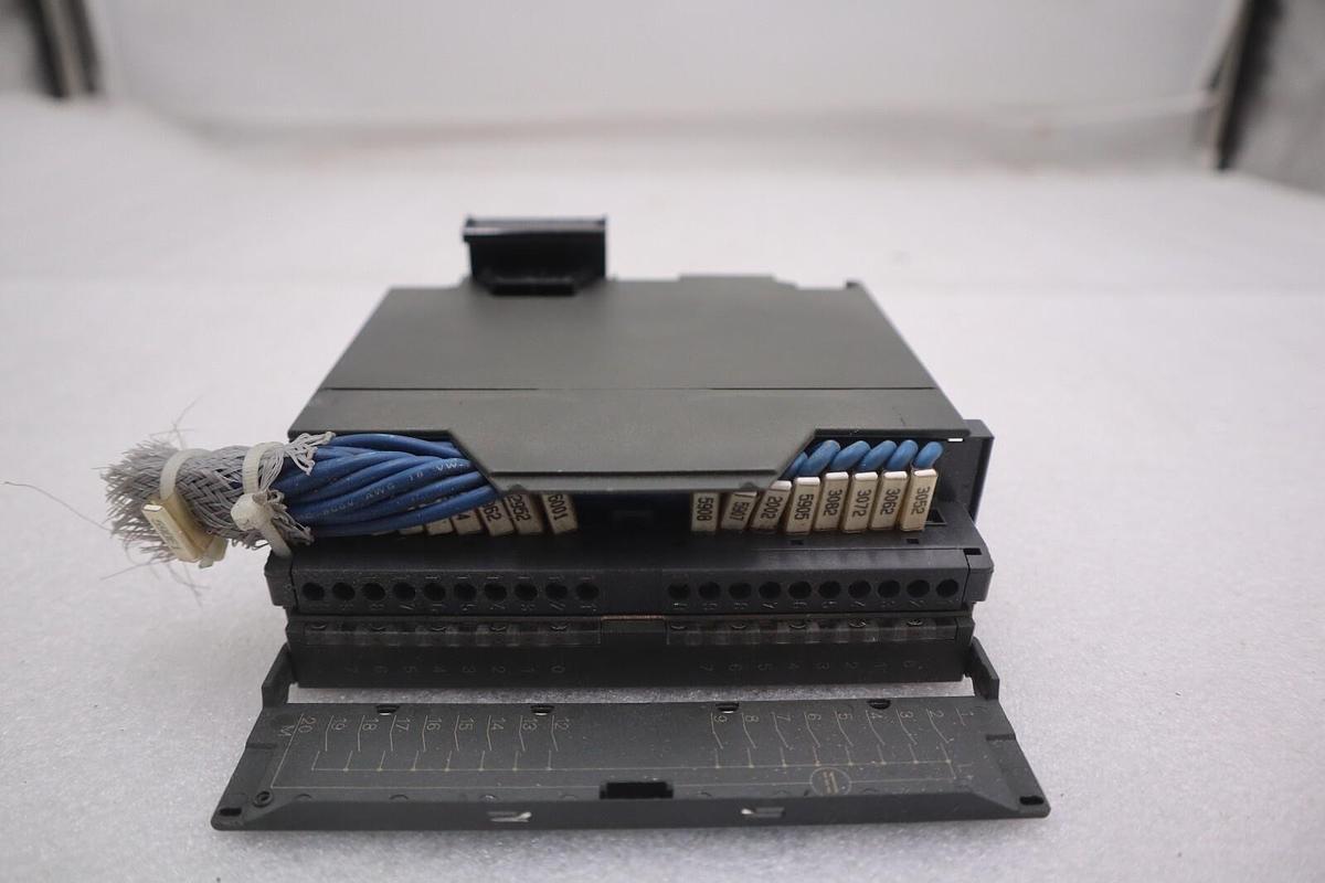 Used SIEMENS 6ES7 321-1BH02-0AA0 SIMATIC S7 INPUT MODULE STOCK K-3504