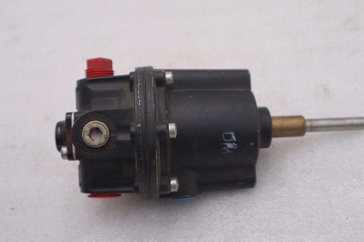 Used FAIRCHILD KENDALL 10143 MODEL 10 PRESSURE REGULATOR 500 PSI STOCK K-3570