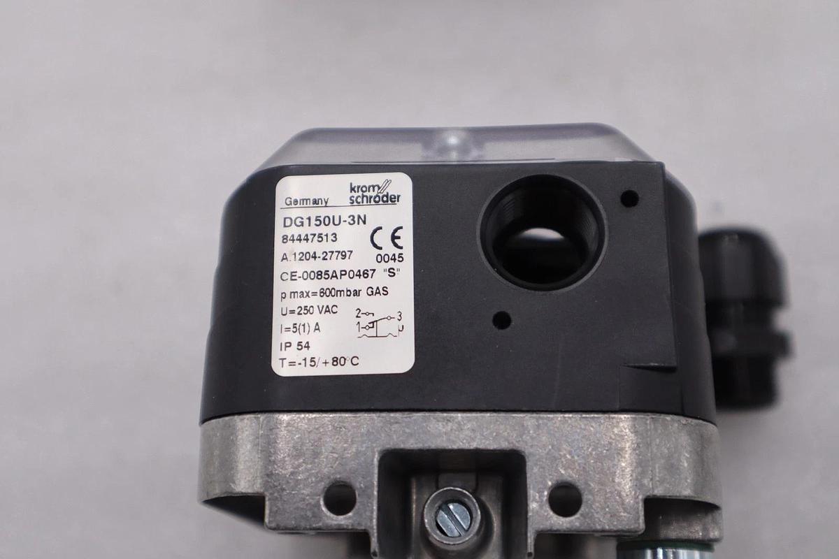 Used NEW KROM SCHRODER DG150U-3N 84447513 GAS PRESSURE SWITCH STOCK H562A