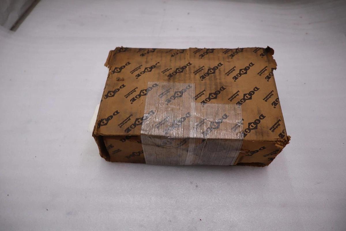 Used Dodge 070282 P2B-S2-207R Pillow Block Roller Bearing 2-7/16" Bore - STOCK GF626A