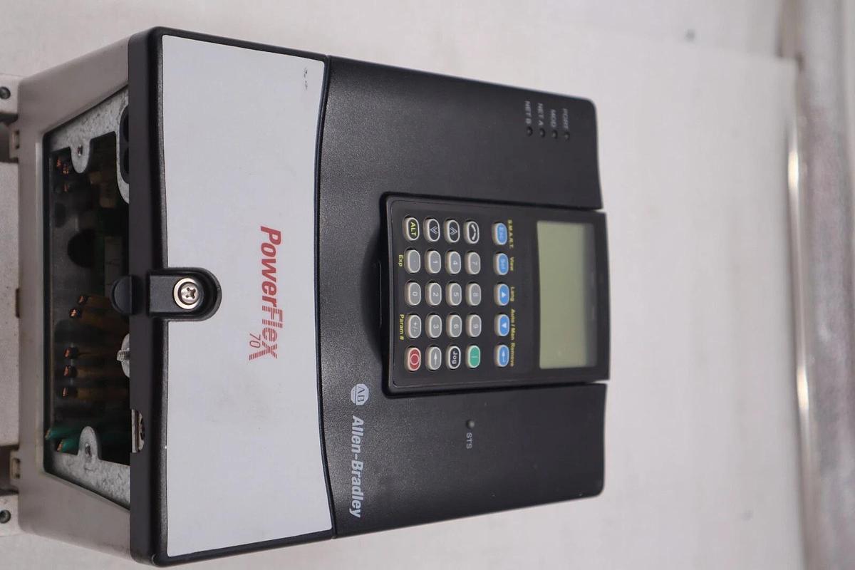 Used 20AD8P0A3AYNANC0 ALLEN BRADLEY POWERFLEX 70 5HP AC DRIVE 480 VOLT STOCK 3306