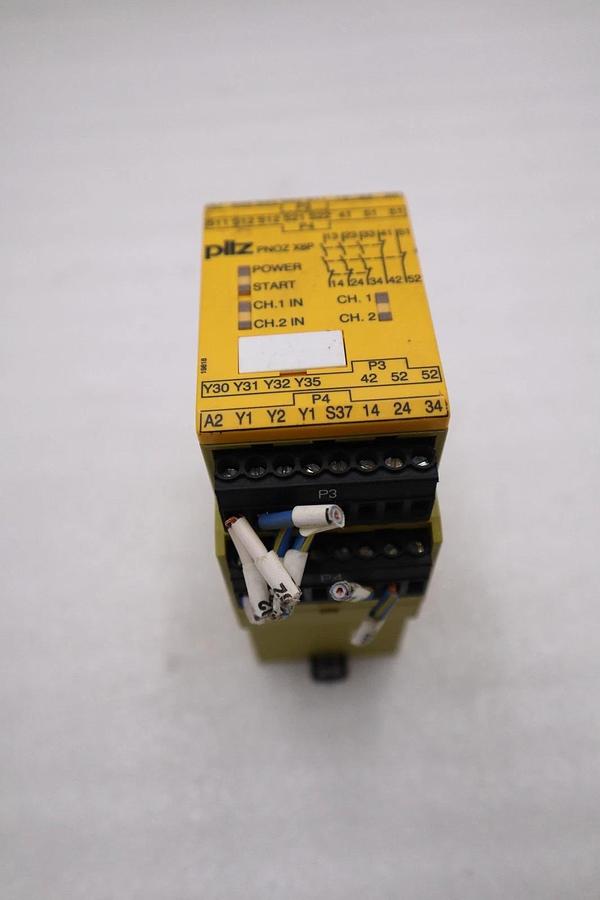 Used PILZ 24V 2.5W SAFETY RELAY PNOZ XSP 24VDC2 PNOZ STOCK H1826