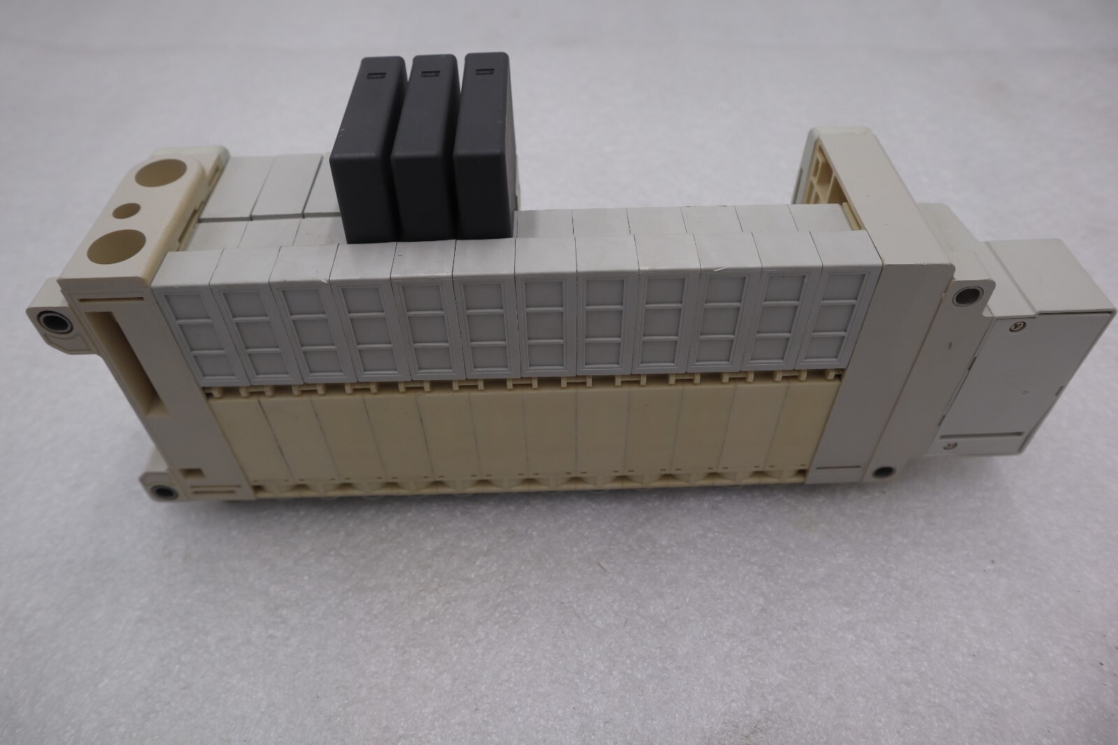Used NEW SMC VV5QC21-12C6FD0-15-BABD5B3F-N Manifold STOCK K-2545