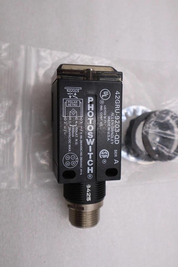 Used ALLEN BRADLEY 42GRU-9203-QD PHOTOSWITCH PHOTOELECTRIC STOCK H758A