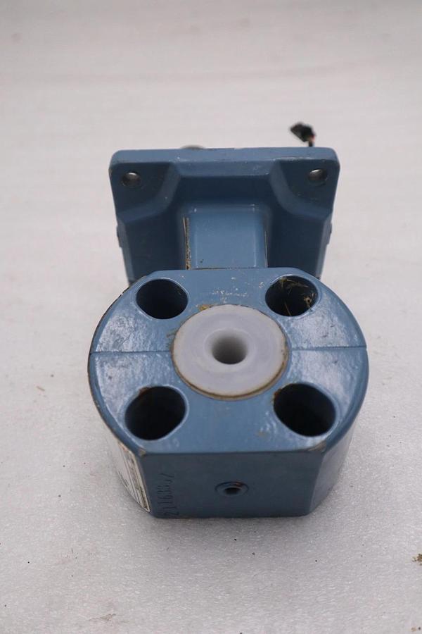 Used ROSEMOUNT 8711AHA30FU1Q4Q8Q5 MAGNETIC FLOWTUBE STOCK 3529A