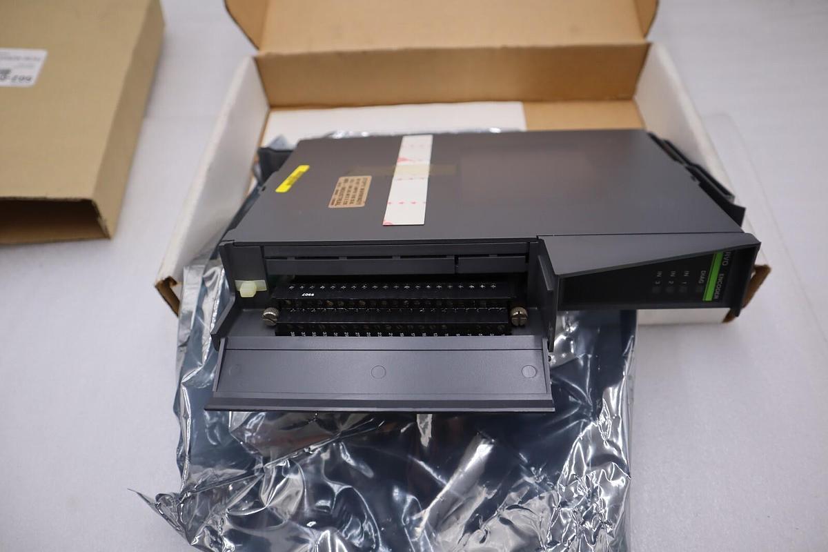 Used Giddings & Lewis 502-03840-23R2 PIC900 Programmable Industrial Computer New