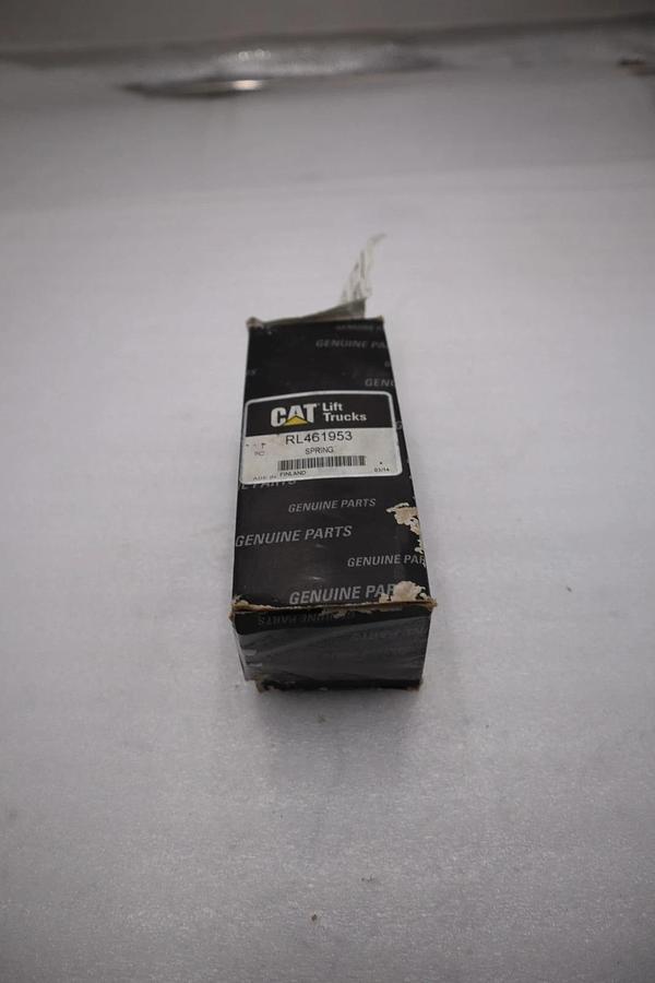 Used CAT LIFT TRUCKS RL461953 SPRING FOR MITSUBISHI & CATERPILLAR STOCK G715A