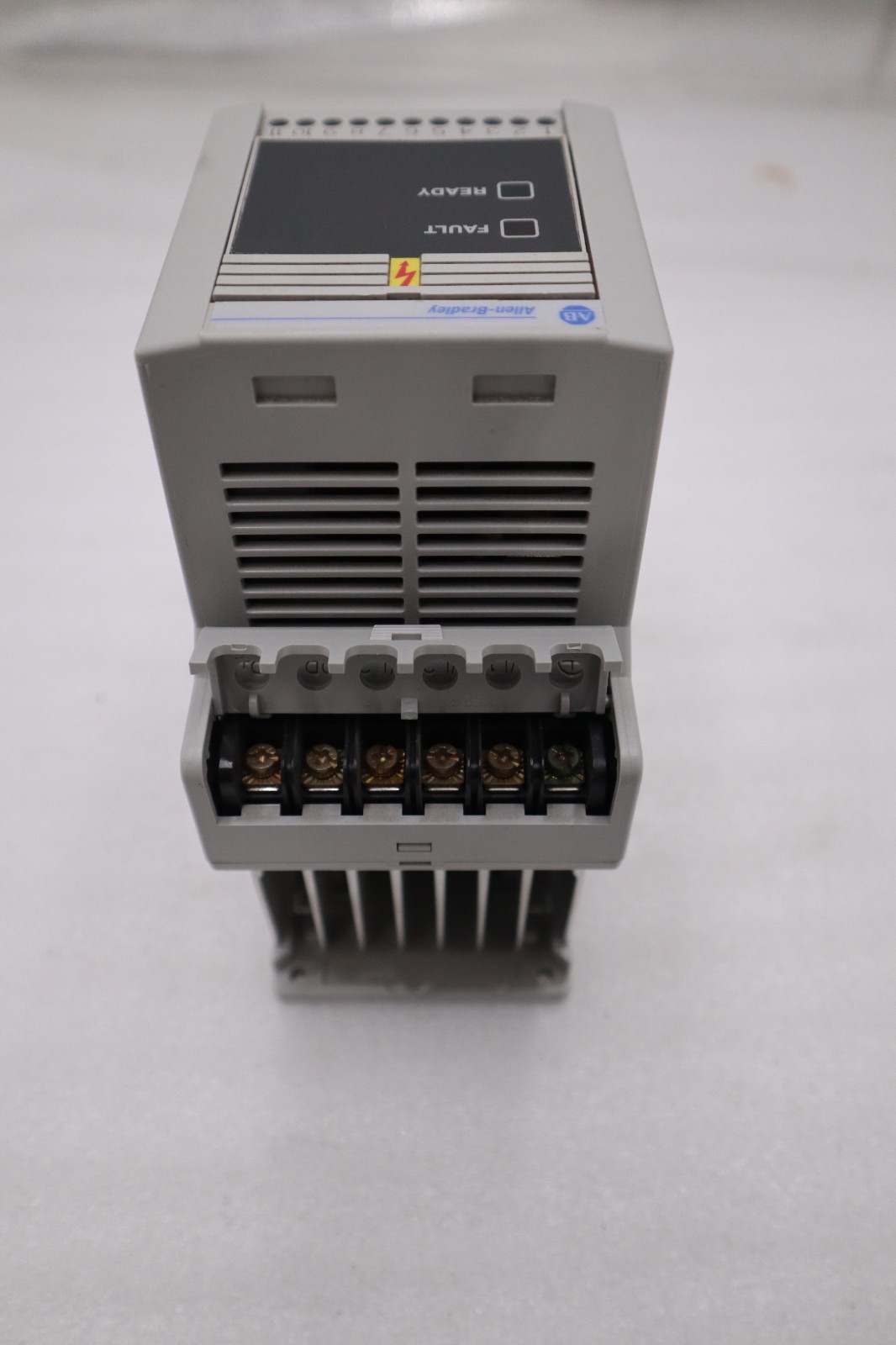 Used ALLEN BRADLEY 160-BA03NPS1 AC 1HP 380-460V-AC 0-240HZ DRIVE #H1256
