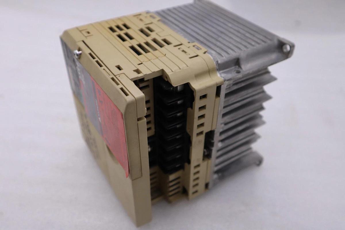 Used YASKAWA ELECTRIC CIMR-VU4A0011BAA 380-480VAC 14.0/10.4A - STOCK 3836CC