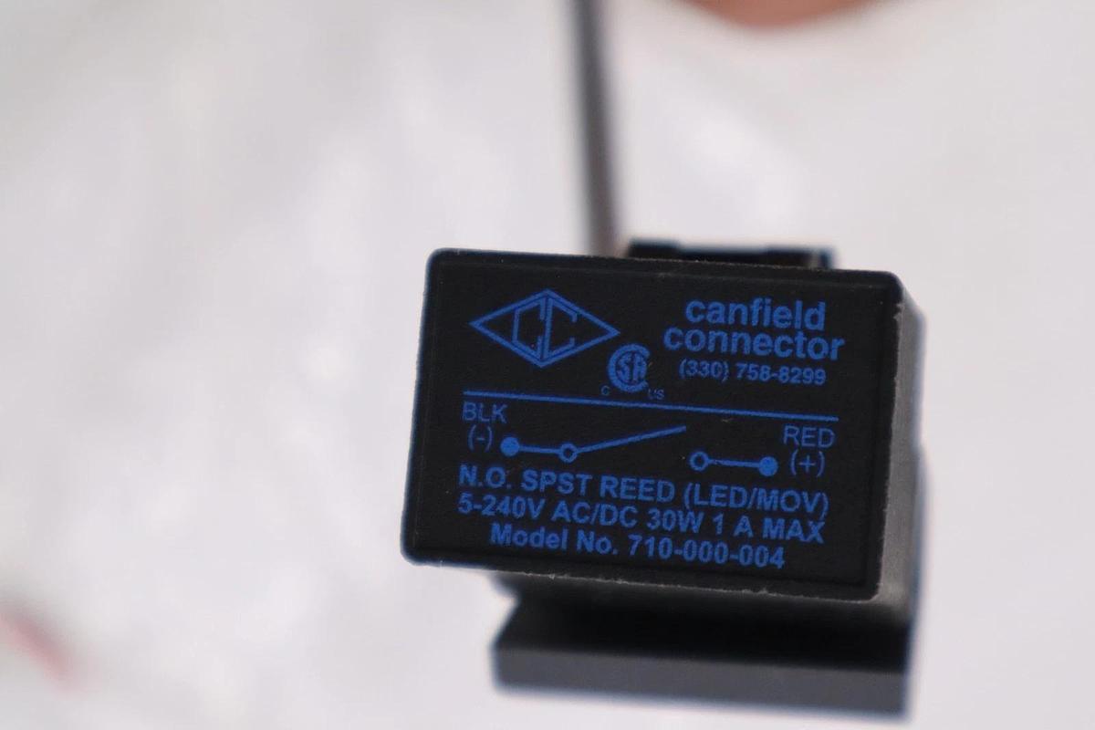 Used Canfield Connector 710-000-004 Reed Switch Sensor NEW STOCK H1354A