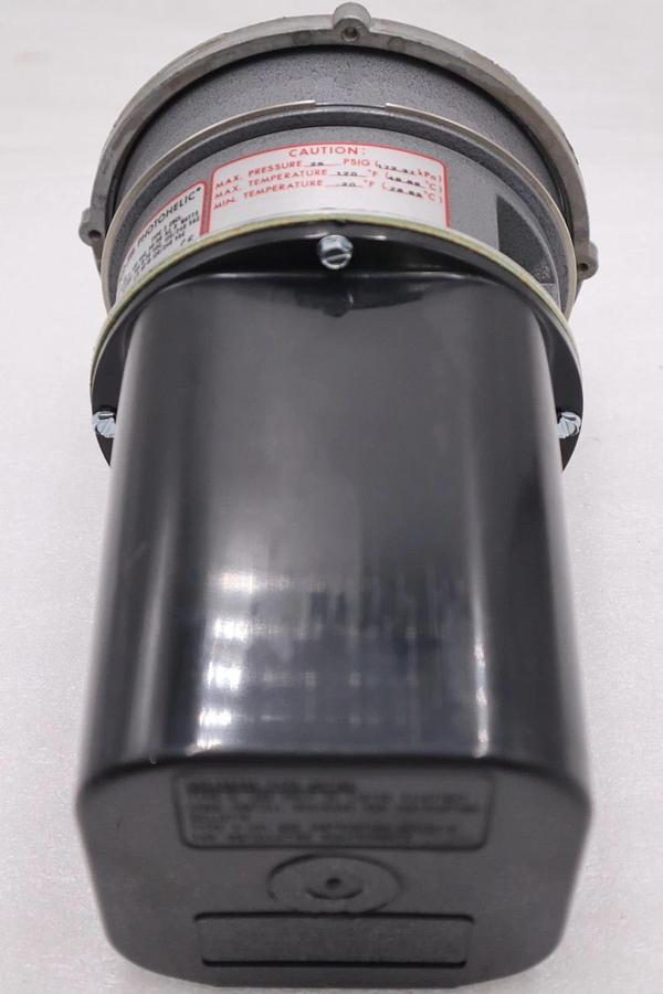 Used DWYER A3015-LT / A3015LT (NEW IN BOX) STOCK H1222