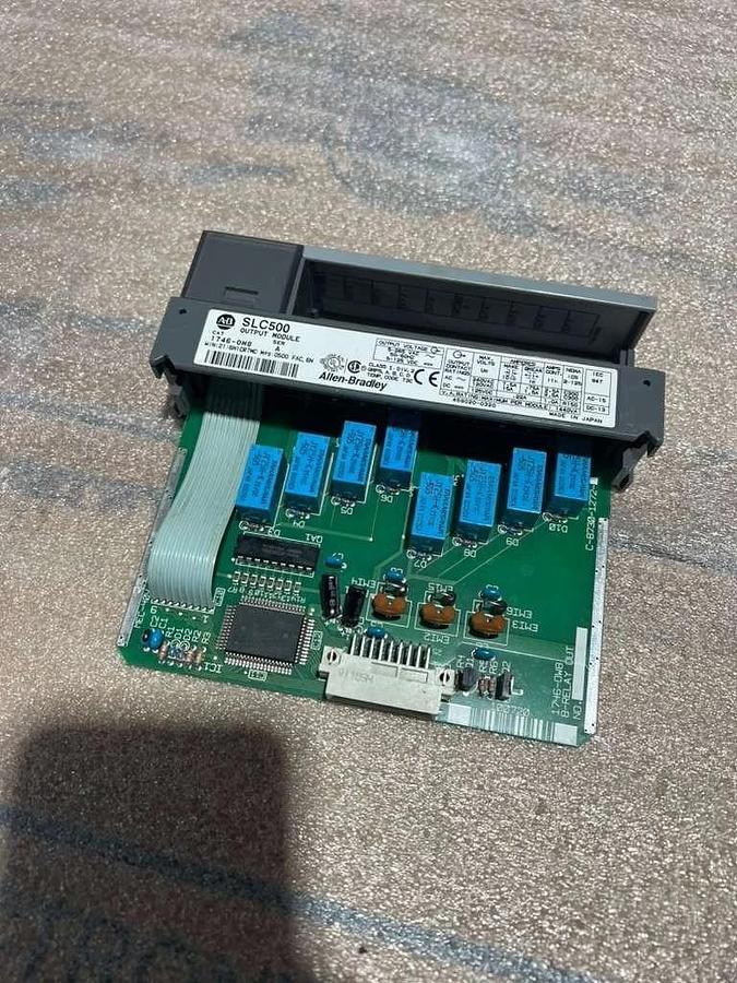 Used NEW OPEN BOX AB Allen-Bradley 1746-OW8 SLC 500 Relay Output Module STK L806CC