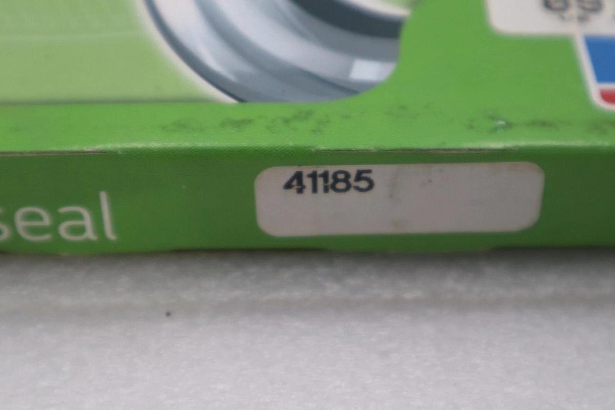 Used NEW IN BOX 41185 - CR Seals STOCK 5667A