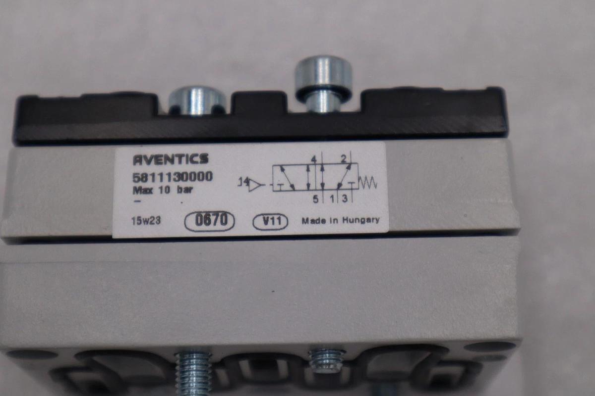 Used NEW OPEN BOX Aventics 5811130000 Valve System STOCK H1525A
