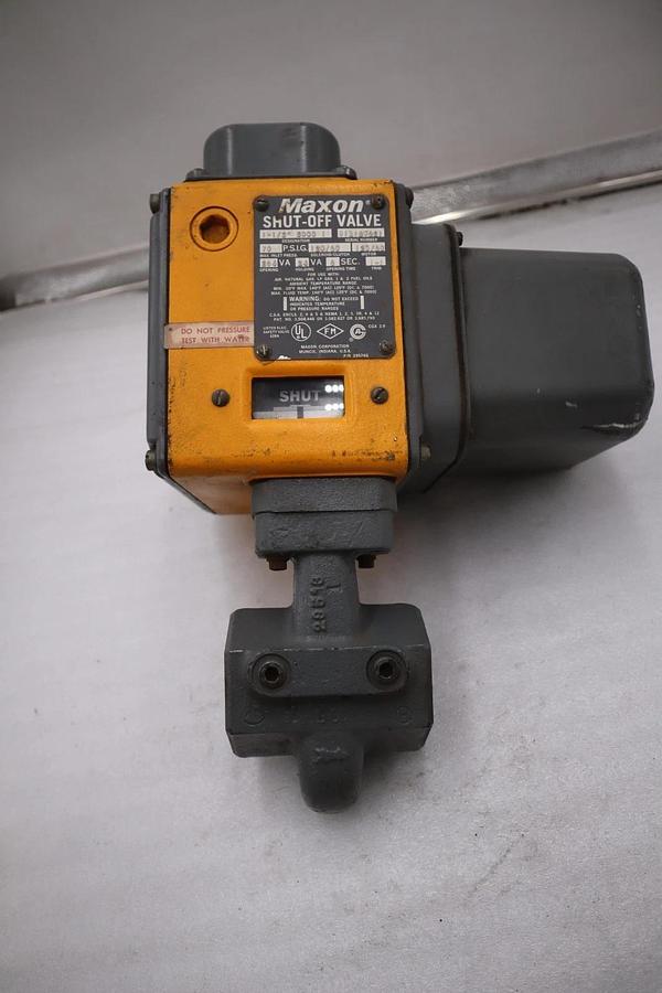 Used New Maxon 1.5" 5000 0 Natural Gas Shut Off Valve 70 PSI 115 Volt Trim 1-1 6 Sec