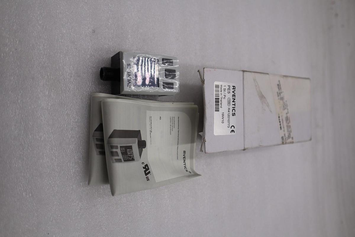 Used NEW OPEN BOX Aventics R412010773 Pneumatic Valve STOCK H978A