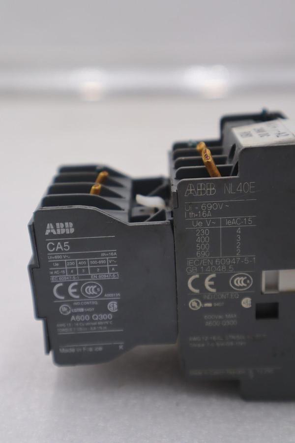 Used ABB CA5 Auxiliary Contact Block A600-Q300 AWG 12-16 CU Used #3592