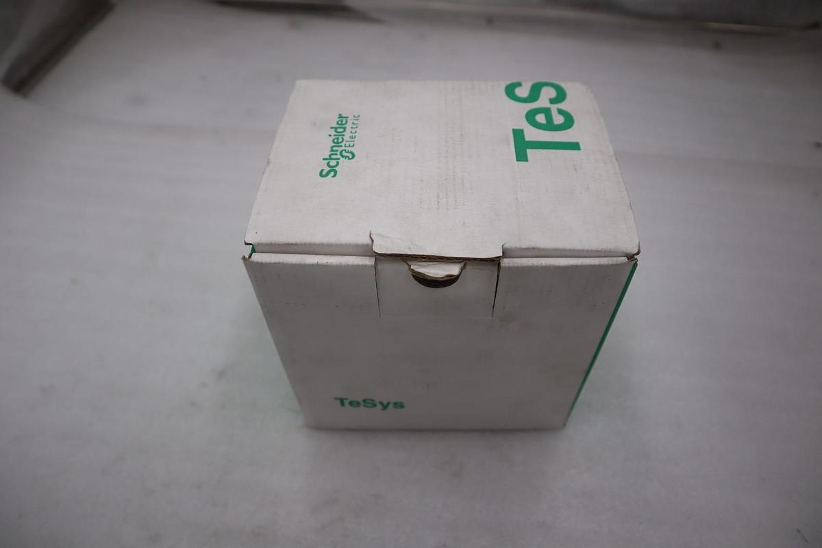 Telemecanique Solid State Overload Relay LR9F5569 NEW WITH BOX STOCK 848B