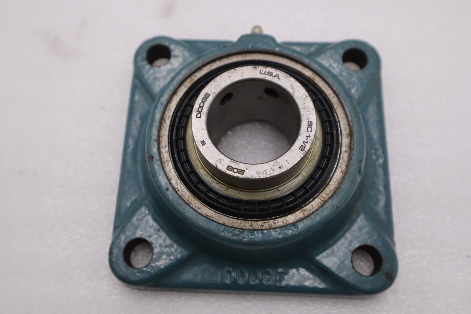 Used DODGE 208 SC 1-1/2 FLANGE MOUNT 4 BOLT HOUSING STOCK H1332