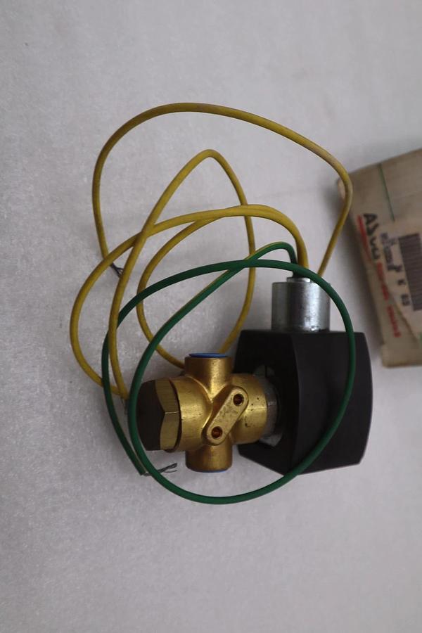 Used ASCO EFHC8320G184 RED-HAT II 120V-AC 1/4IN NPT SOLENOID VALVE - STOCK K-3256CC