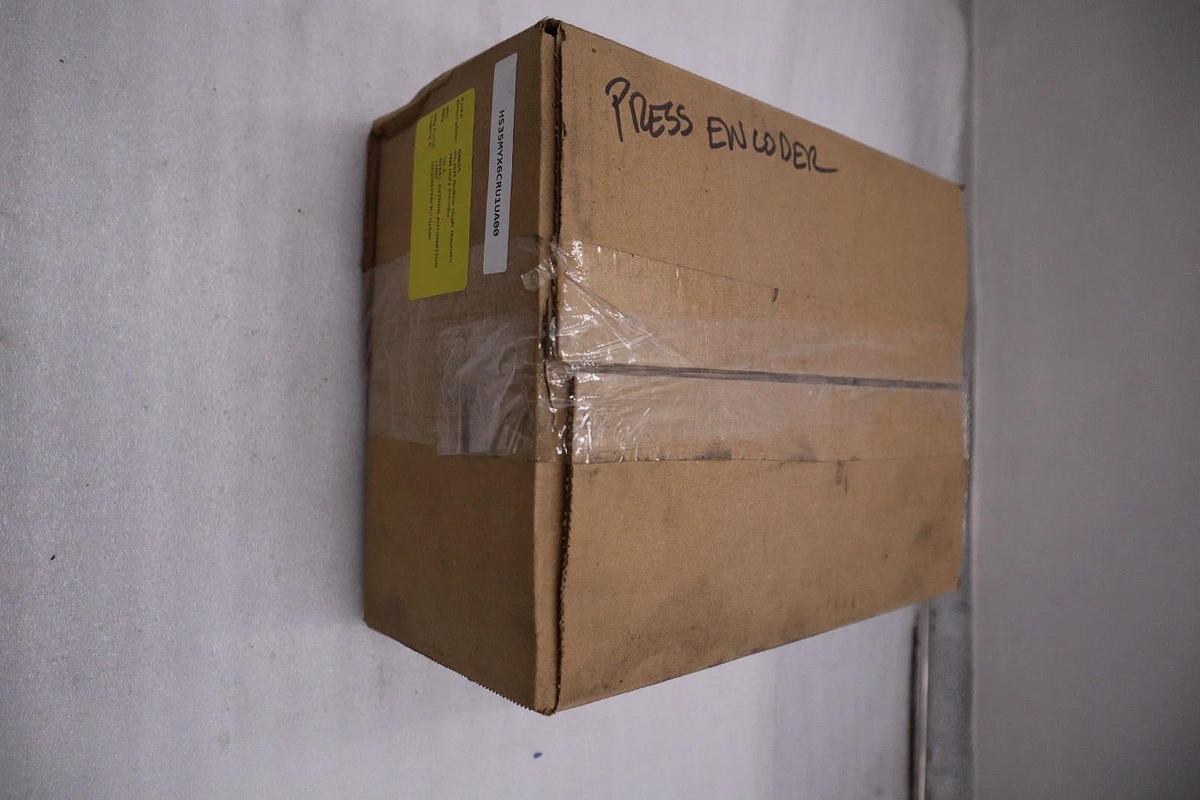 Used NEW AVTRON HS35MYX6CRU1UA00/ HS35M YX6CRU1UA00 ENCODER - STOCK 3122CC