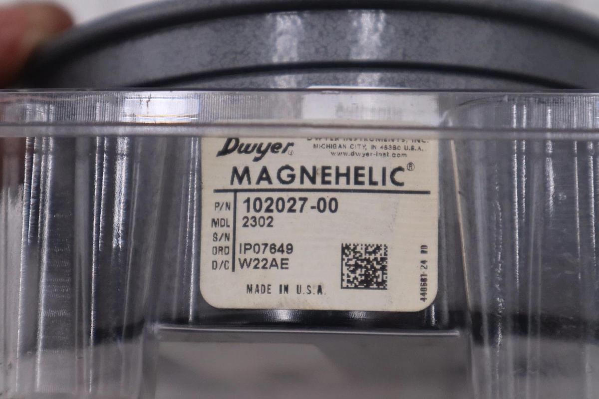 Used Dwyer Instruments 2302 Differential Pressure Gage Range 1-0-1" W.C STOCK H1173