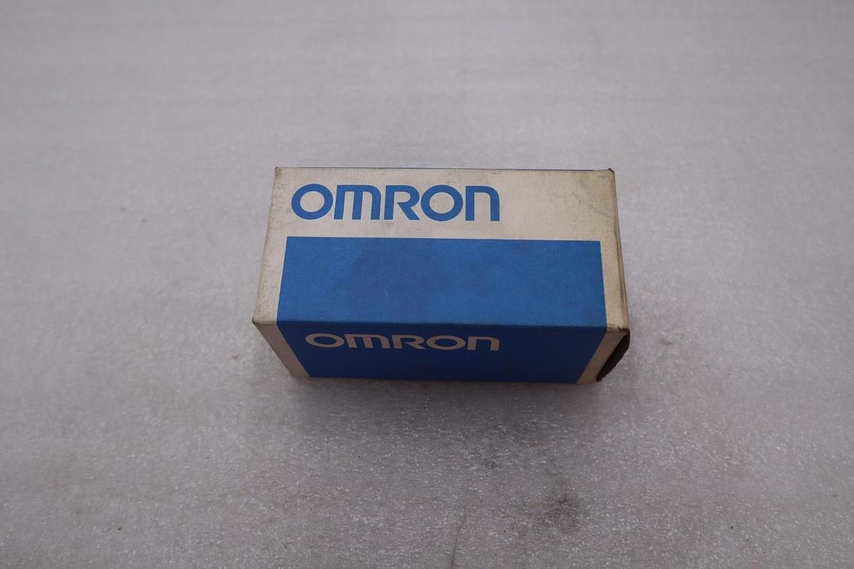 Used Omron E5C2-R20J Temperature Controller E5C2R20J STOCK 4827B