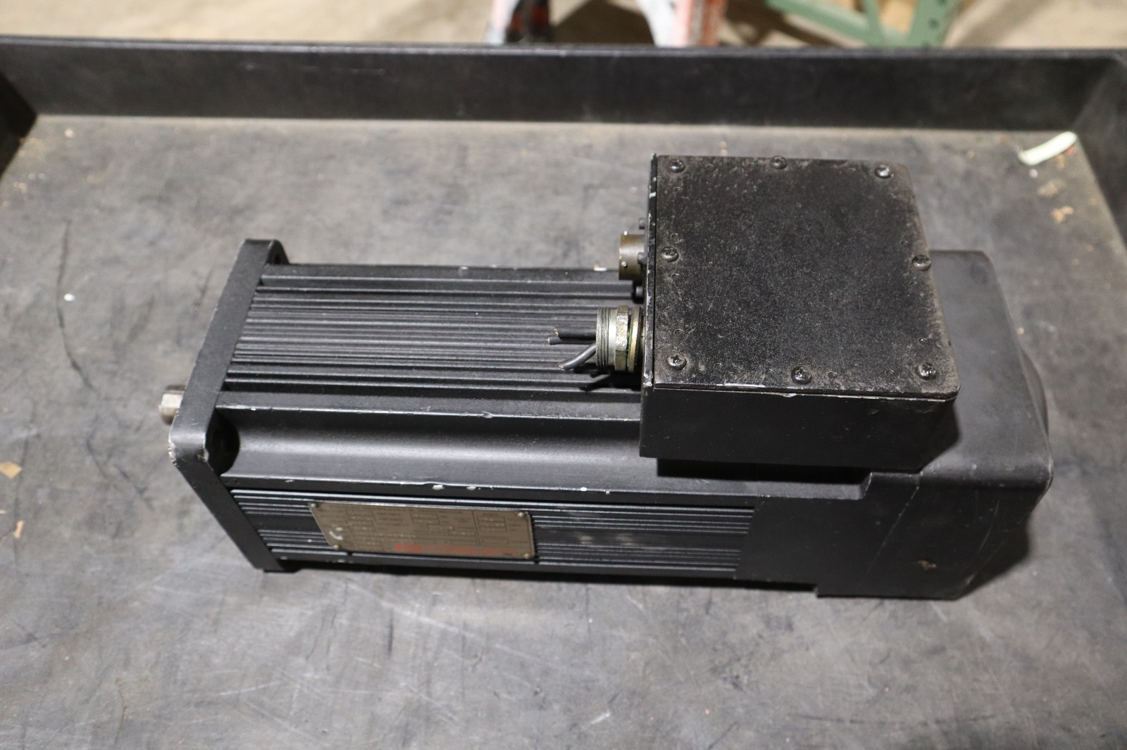 Used Kollmorgen B-604-A-51-B3  Brushless Goldline Servo Motor STOCK S696