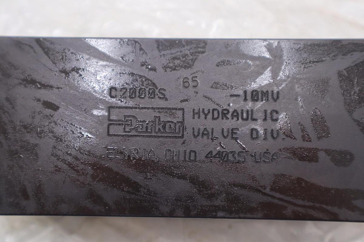Used PARKER C2000S HYDRAULIC CHECK VALVE 3000 PSI NEW OPEN BOX STOCK #K-620A