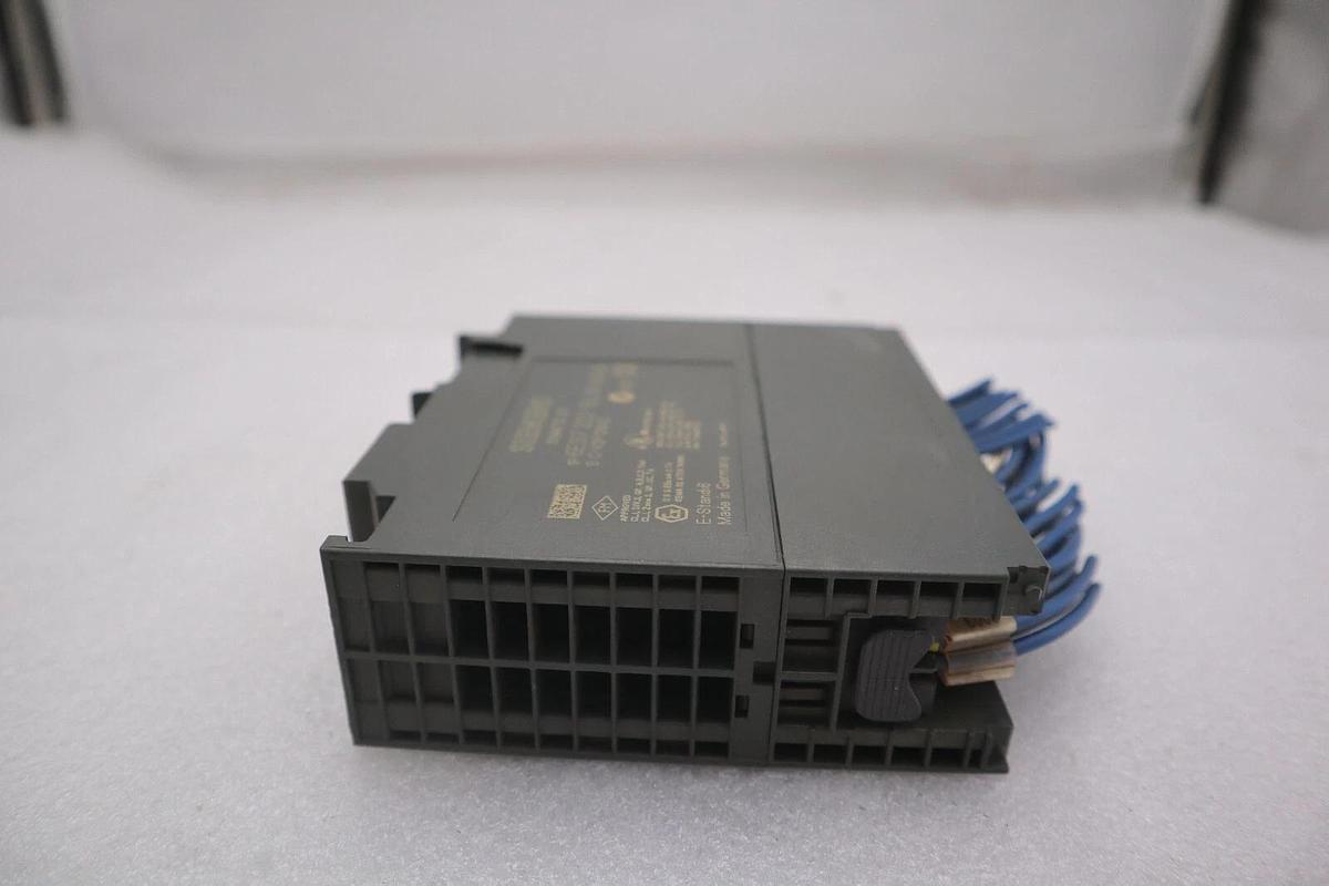 Used Siemens 6ES7 322-1BL00-0AA0 Simatic S7 Output Module STOCK K-3506