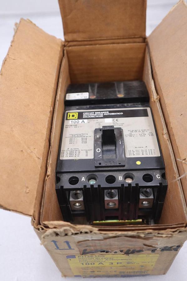 Used NEW IN BOX Square D FH36100 Circuit Breaker STOCK H157