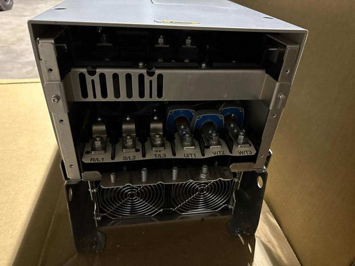 Used ALLEN BRADLEY 20G1AND125JA0NNNNN PowerFlex 755 AC Drive 100 HP NEW STOCK S-602