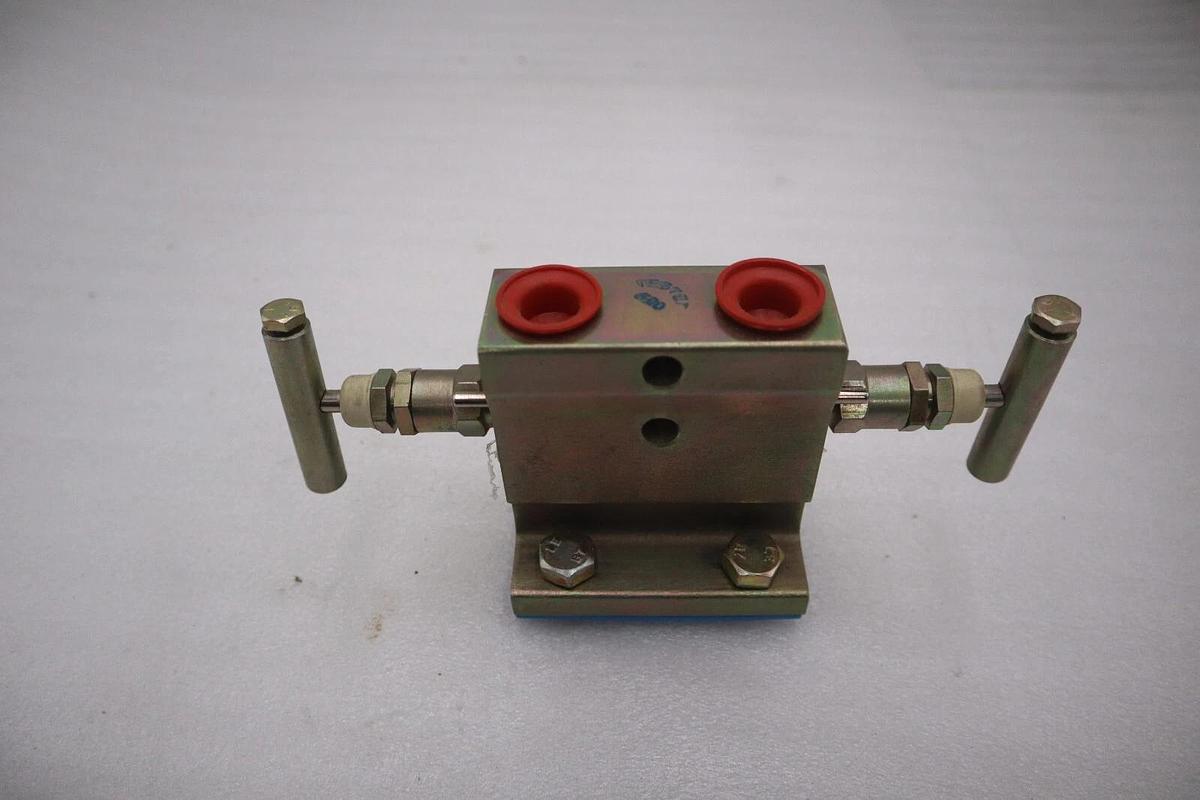 Used ANDERSON GREENWOOD M4TVIC-4 DIFFERENTIAL PRESSURE MANIFOLD VALVES STOCK 3757A