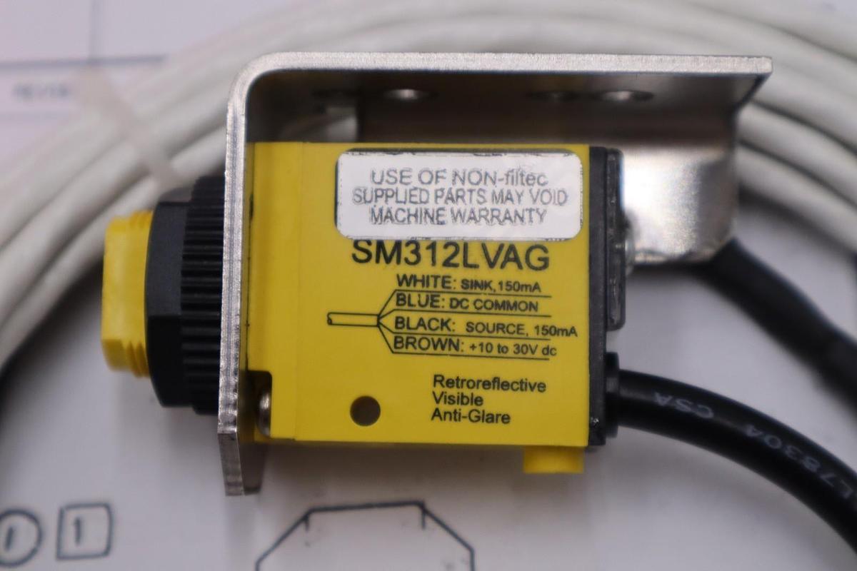 NEW Banner SM312LVAG Photoelectric Sensor STOCK H1551A