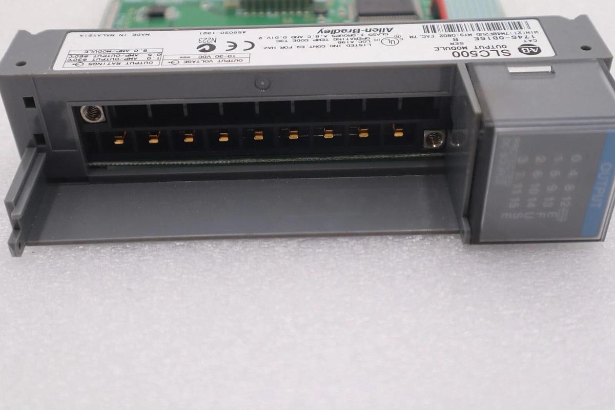 Used Allen-Bradley SLC500 1746-0B16E Output Module SER B Output Voltage 10-30 #K-984A