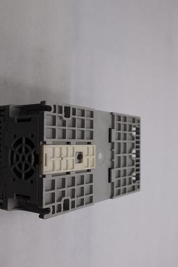 Used Allen Bradley 22D-D2P3N104 POWERFLEX-40 AC DRIVE 1.0HP SER A STOCK 1818