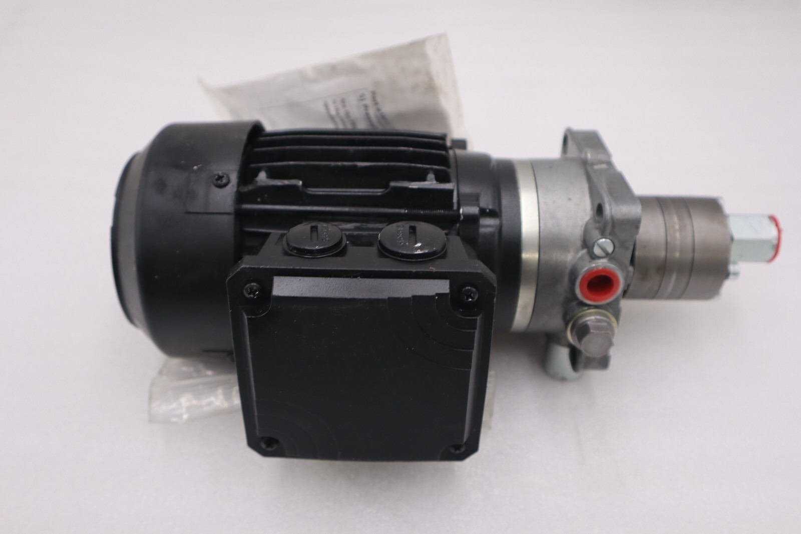 Used LINCOLN INDUSTRIAL (SKF) MF10-V10+562A / MF10V10562A GEAR PUMP NEW UNIT #H1A