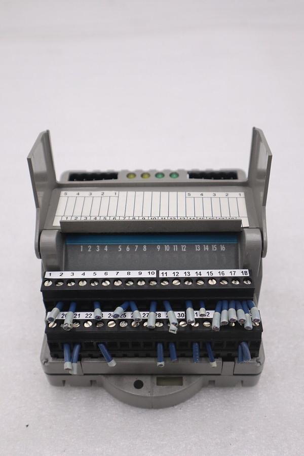 Used GIDDINGS & LEWIS M.1300.7372 R1 Input Module 24VDC SINK/SOURCE STOCK 649-D