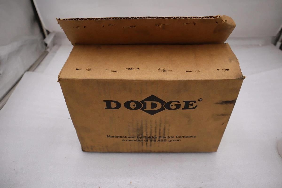 Used DODGE 023195 P2B-K-111RE TYPE K SPLIT PILLOW BLOCK BEARING STOCK 5223CC