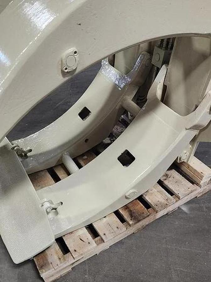 Used CASCADE 90F-RC-03C PAPER ROLL CLAMP 72 INCH DIAMETER CLASS IV