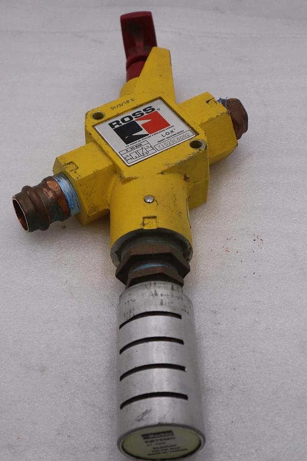 Used ROSS LOX PNEUMATIC VALVE  Y1523C6002 STOCK 4915