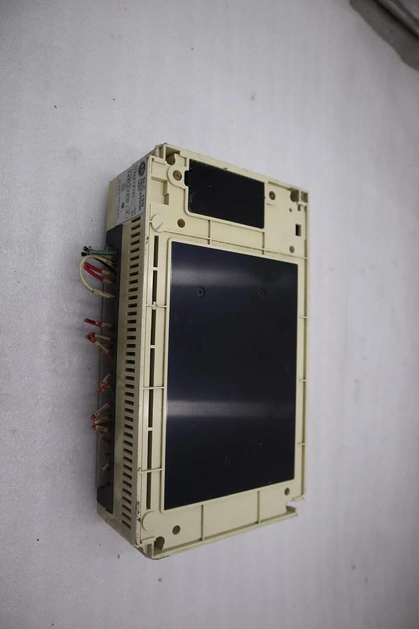 Used ALLEN BRADLEY AB 1745-LP151 SER B SLC 150 PROGRAMMABLE CONTROLLER STK 5048CC
