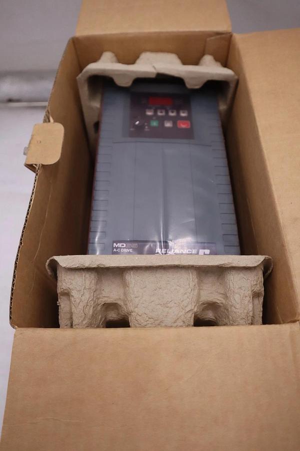RELIANCE ELECTRIC MD65 6MB40007 6MDDN-012102 7.5 HP AC DRIVE NEW STOCK #GF-1376