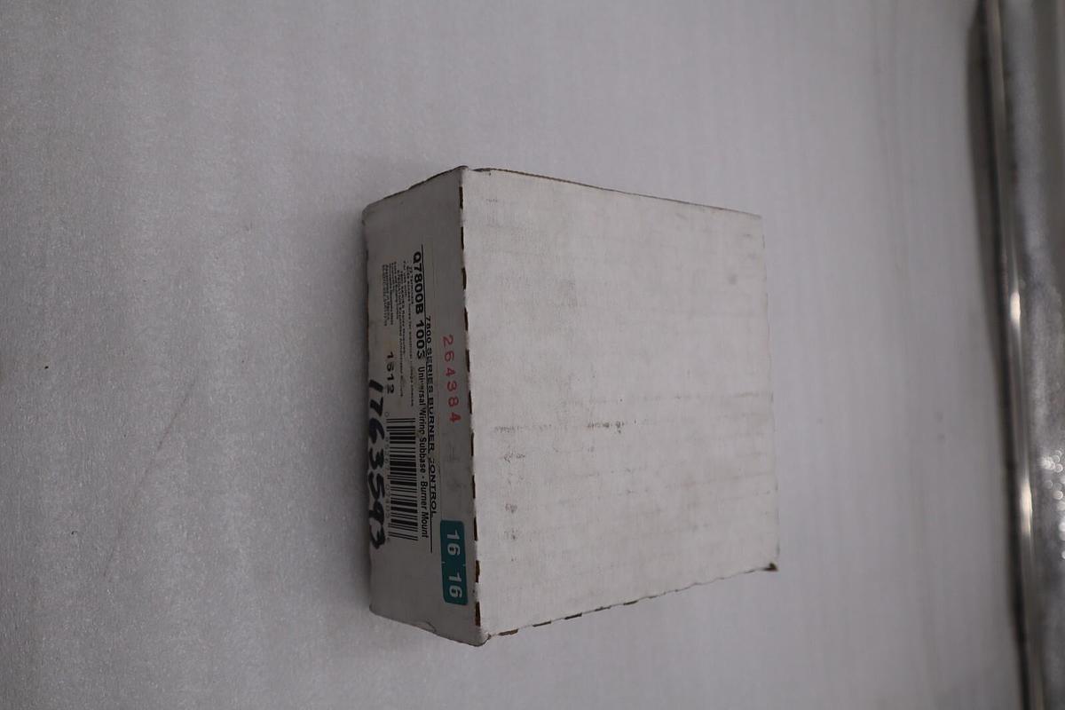 HONEYWELL Q7800B-1003 / Q7800B 1003 SERIES 7800 WIRING SUBBASE NEW STOCK H46A