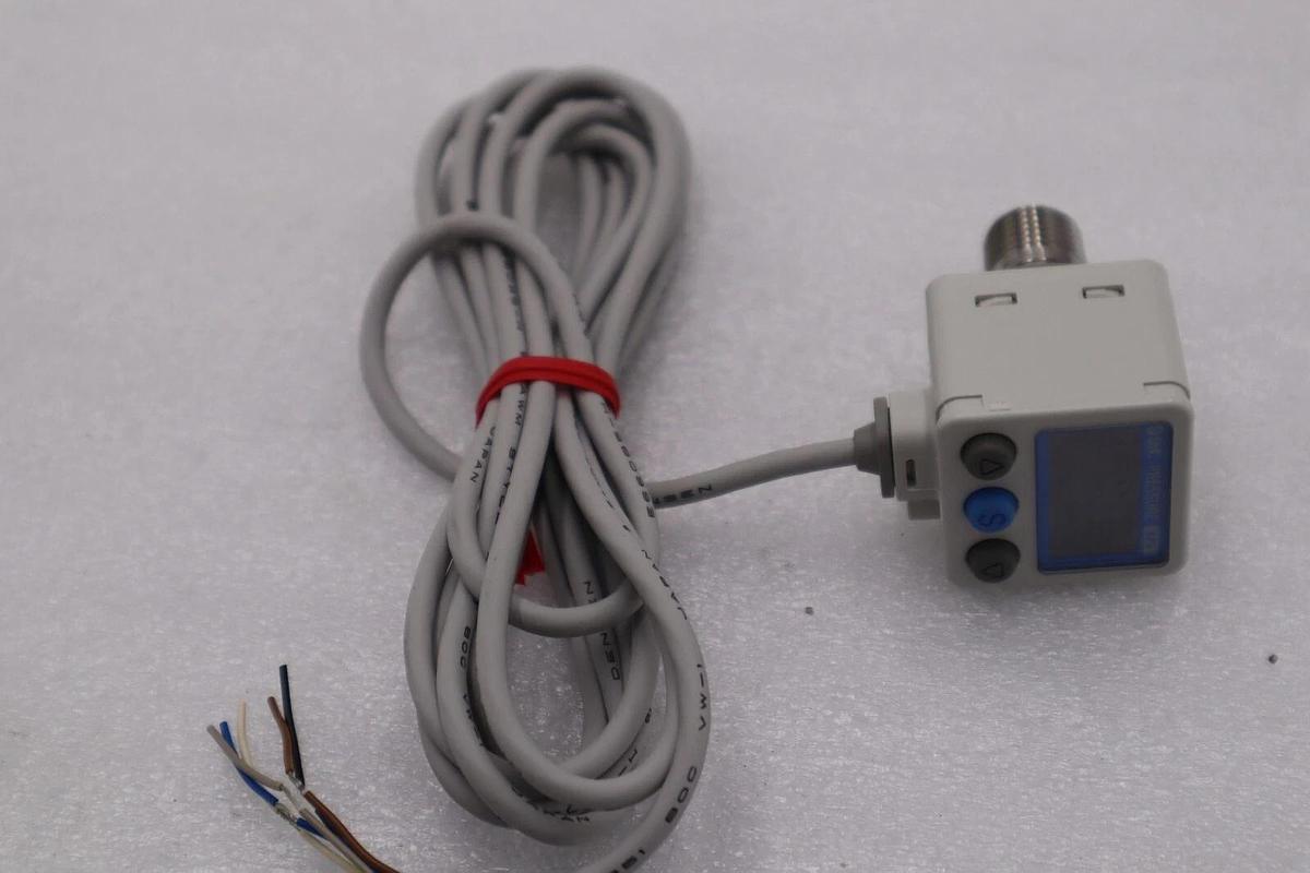 SMC ZSE80F-N02-T Electronic Pressure Switch Regulator NEW OPEN BOX STOCK L-512-C