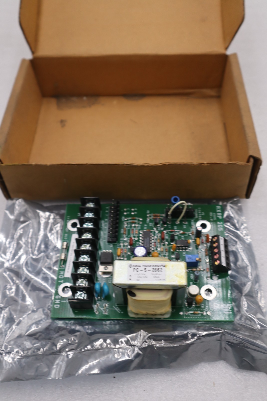 OMRON AXRP205L / AXRP205L - NEW IN BOX - STOCK 5197CC